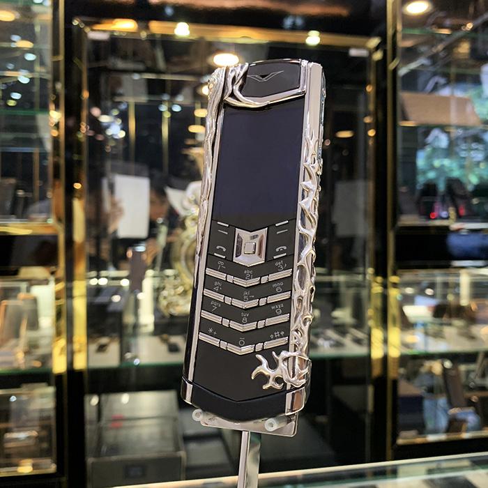 Vertu Signature S The Rock Limited -150 Chiếc