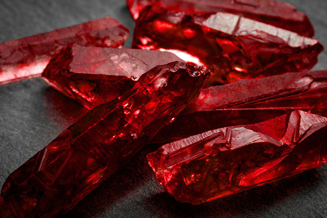 đá ruby trong điện thoại vertu