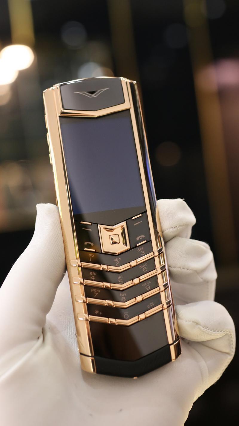 VERTU SIGNATURE S V&Agrave;NG KHỐI