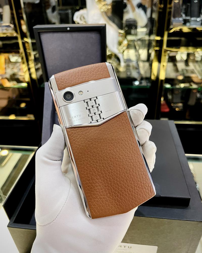 Vertu Aster P Brown giá 88 triệu đồng