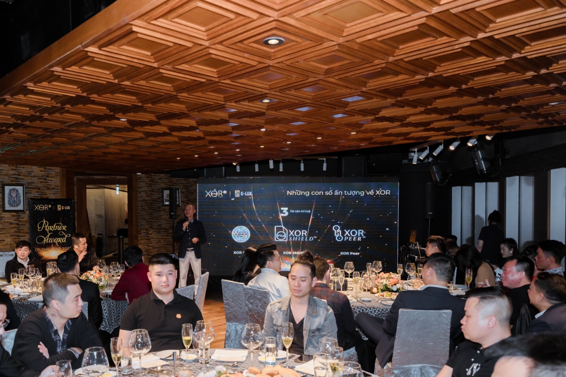 ĐIỆN THOẠI XOR X2 - ĐẲNG CẤP QUÝ ÔNG HIỆN ĐẠI