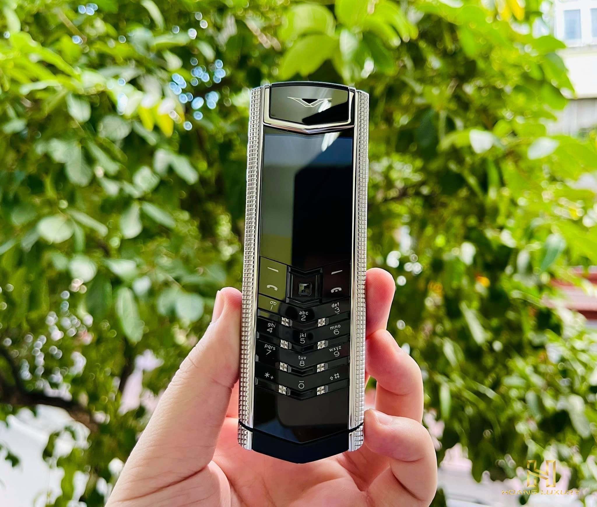 VERTU SIGNATURE S CLOUS DE PARIS