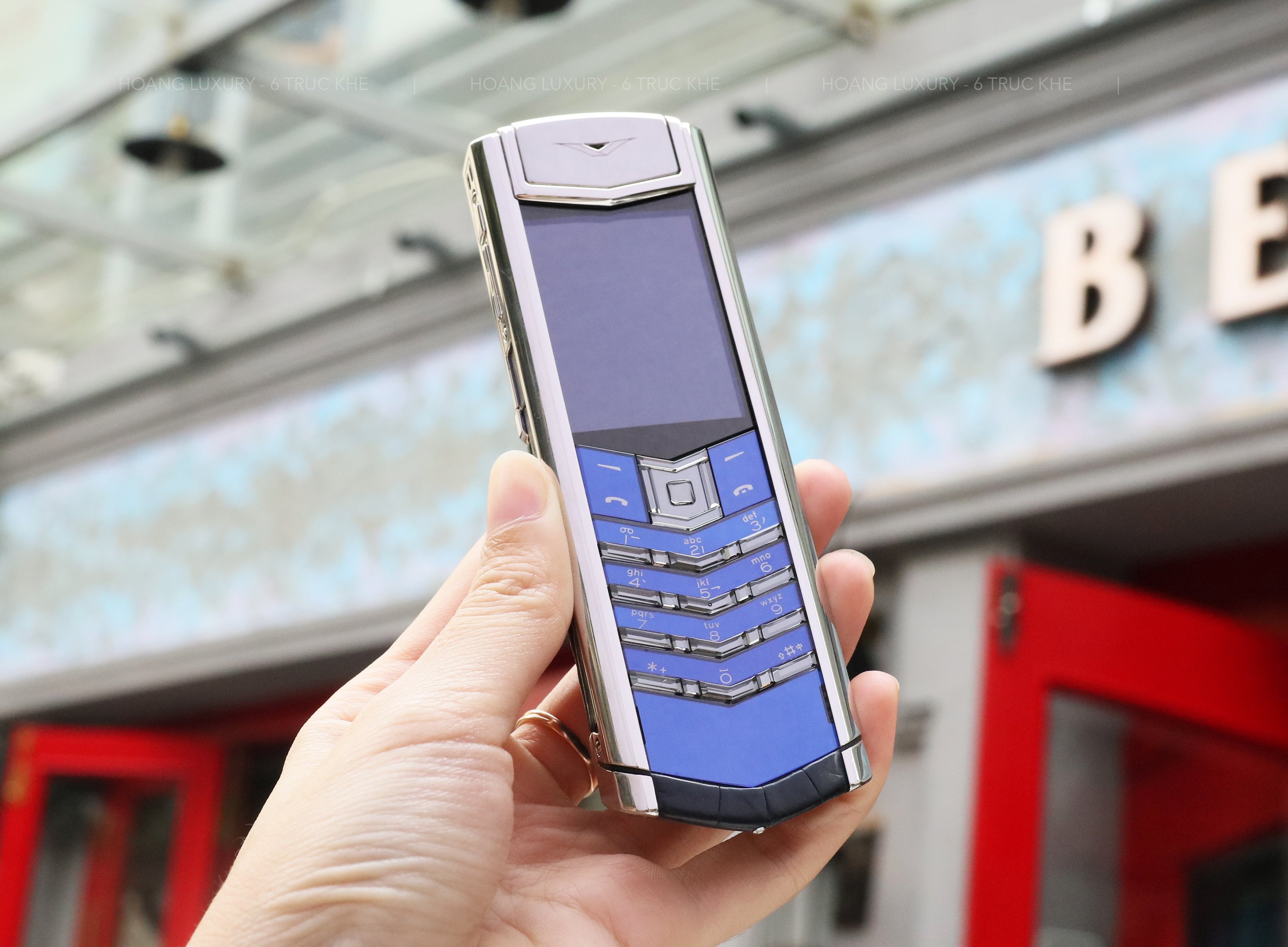 VERTU SIGNATURE S NAVY ALLIGATOR