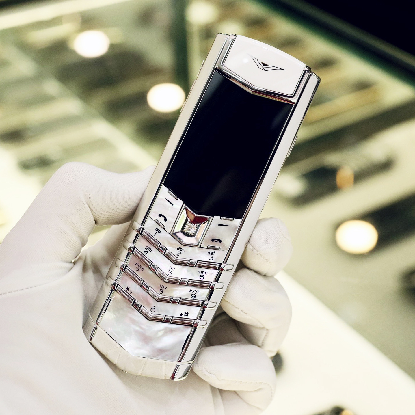 VERTU SIGNATURE S PURE WHITE MOTHER OF PEARL