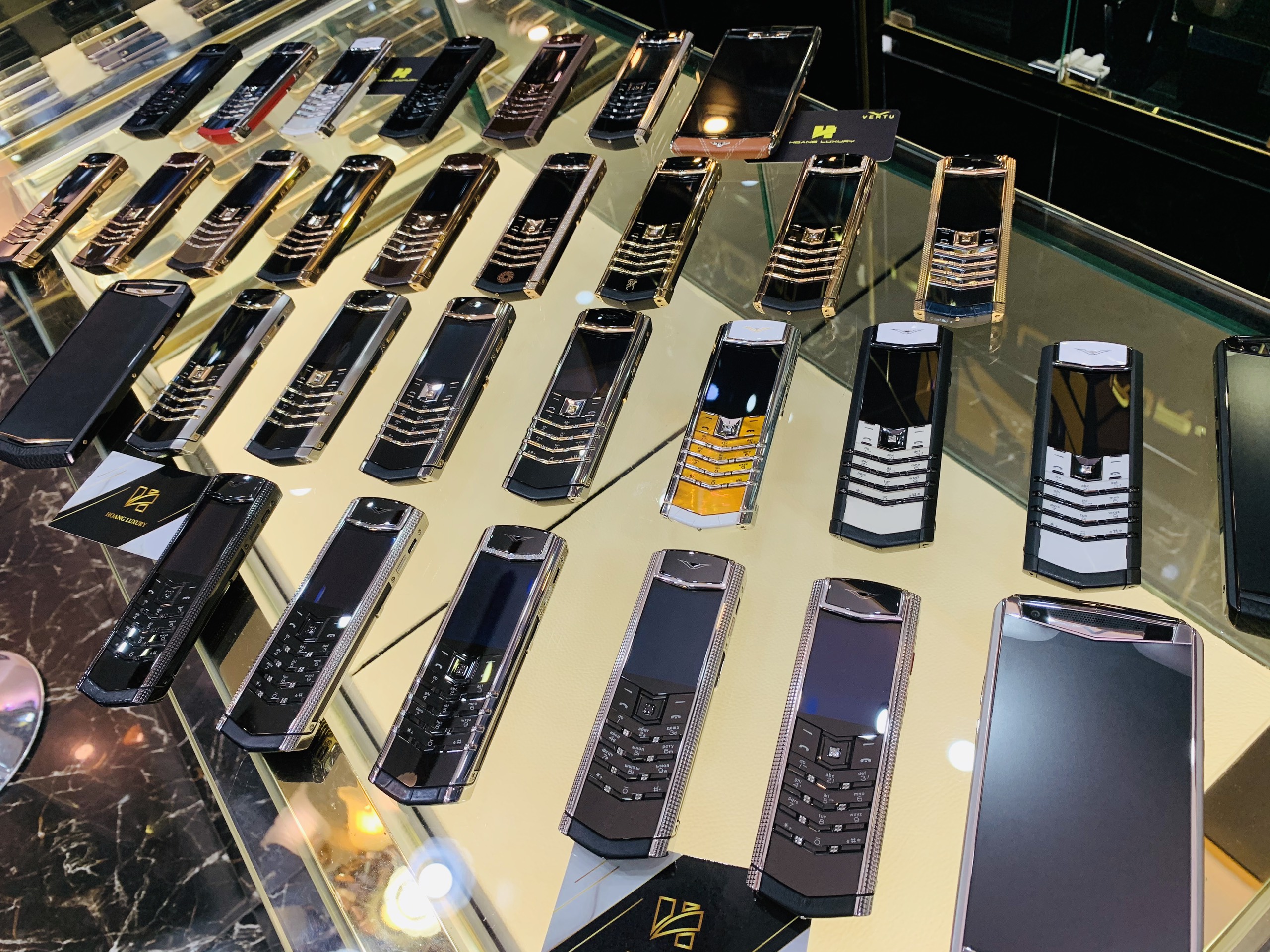 Vertu Signature S - người bạn đồng hành của Sếp