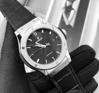 Đồng Hồ Hublot Classic Fusion Black Titanium 42mm