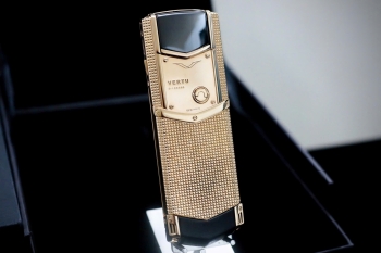 Signature S Clous De Paris Rose Gold