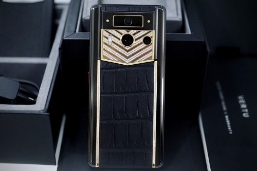 METAVERTU 2 GENERATION LUXURY CUSTOM MADE GOLD WITH DIAMONDS ALLIGATOR BLACK