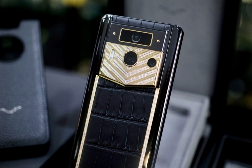 METAVERTU 2 GENERATION LUXURY CUSTOM MADE GOLD WITH DIAMONDS ALLIGATOR BLACK