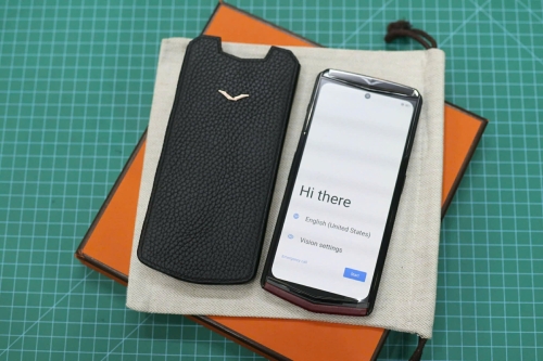 Bao da Vertu Agent Q da bê