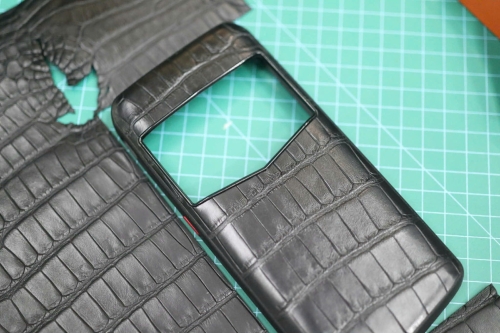 Ốp lưng da cá sấu Vertu Agent Q