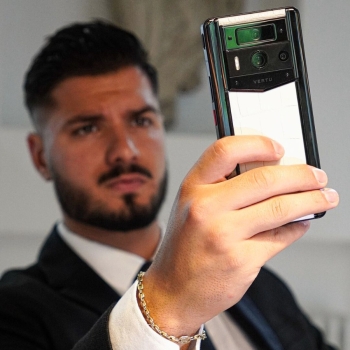 TOP 5 LÝ DO MÀ CÁC SẾP THÍCH SỬ DỤNG ĐIỆN THOẠI METAVERTU