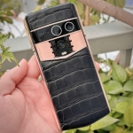 VERTU AGENT Q VÀNG KHỐI ĐIỂM KIM CƯƠNG CUSTOM