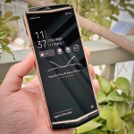 VERTU AGENT Q VÀNG KHỐI ĐIỂM KIM CƯƠNG CUSTOM