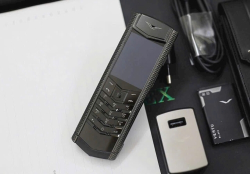 Signature S Clous de Paris Steel Black