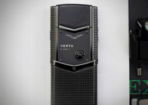 Signature S Clous de Paris Steel Black