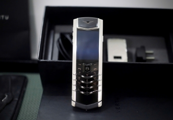 Vertu Signature S Steel Ceramic Sapphire Key