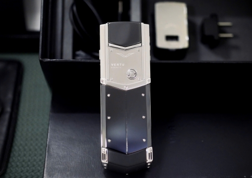 Vertu Signature S Steel Ceramic Sapphire Key